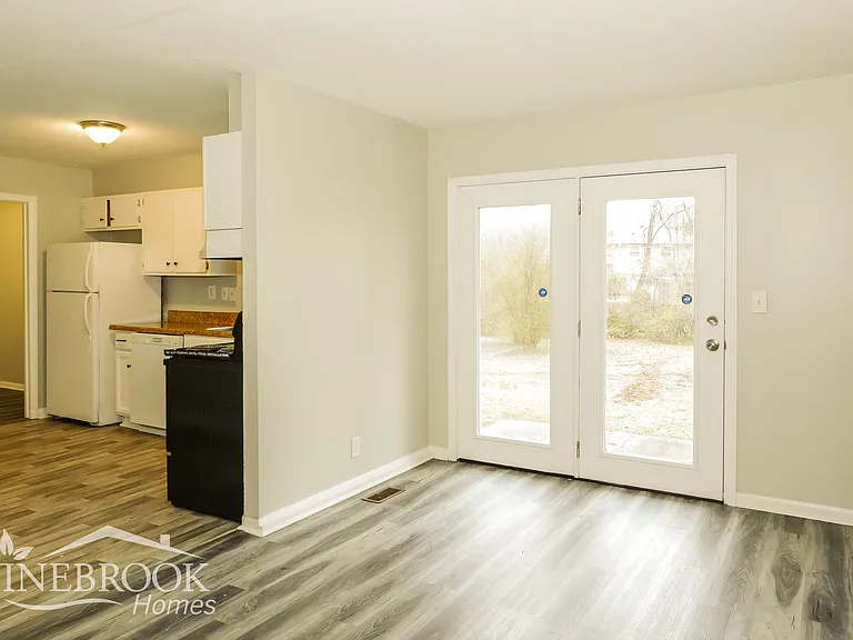 6104 Valley Park Dr NW — Photo 5