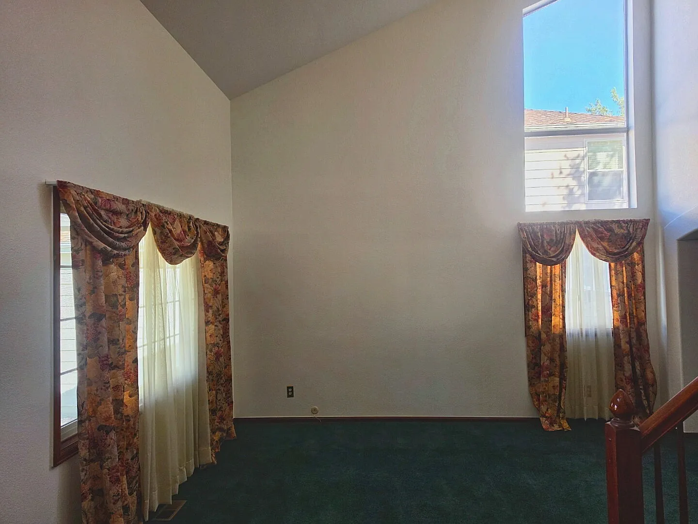 5 bed, 4.0 bath, 4146 sqft, $3,850 — Photo 4