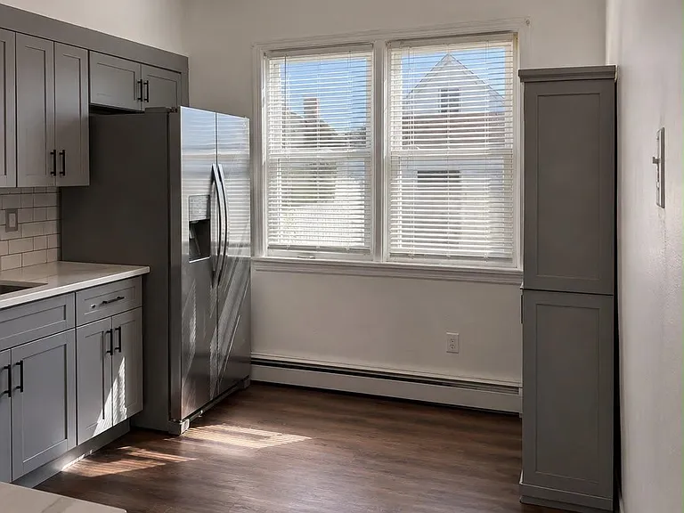 162 W 9th St — Photo 15