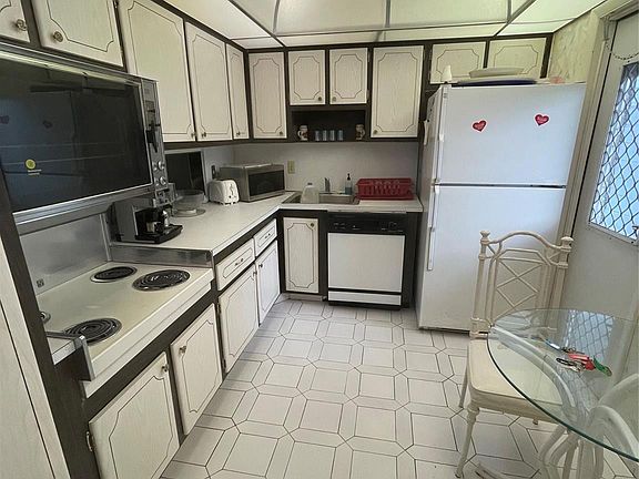 2nd image of 604 NE 2nd Street #231