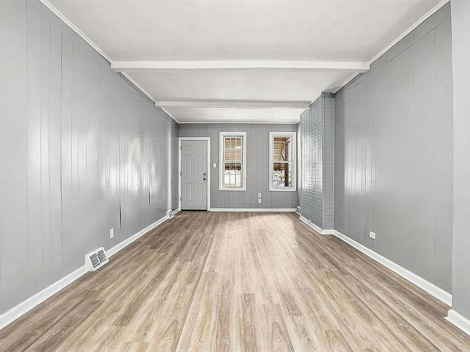 1st image of 215 Mott St #2