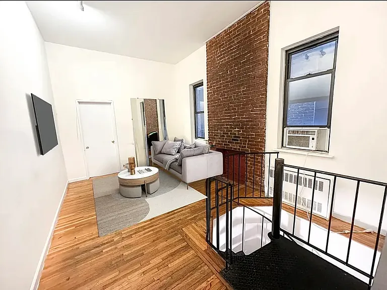 205 E 14th St #D — Photo 3