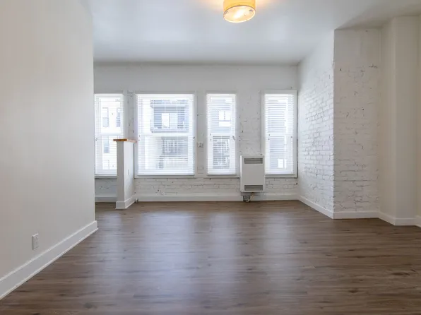Charming Apartment with Urban Convenience