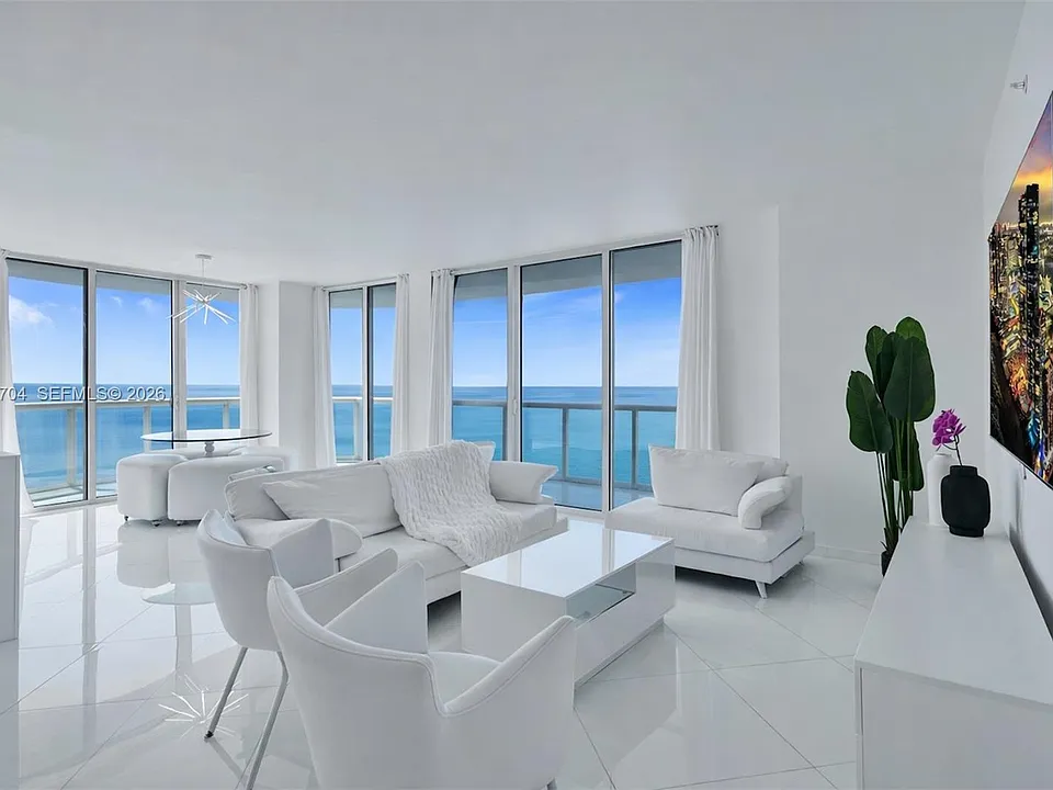 6365 Collins Ave #2403