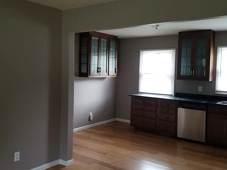 414 N 8th St — Photo 7