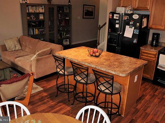 4th image of 304 Jefferson Ave #15