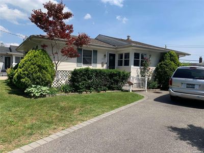 419 9 Th Street, West Babylon, NY, 11704