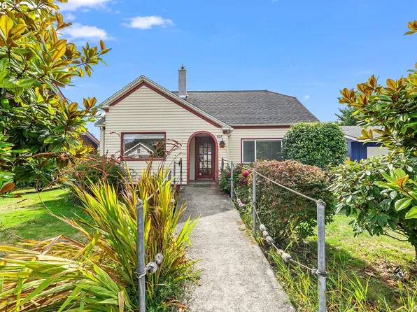 509 Spruce St, Ilwaco, WA 98624