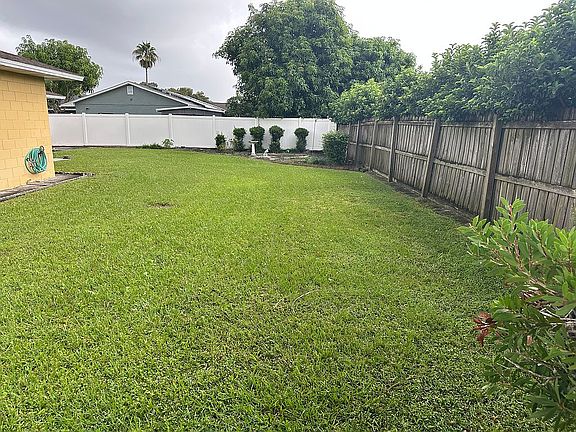 2nd image of 522 Constitution Dr