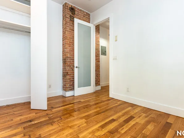 111 Dupont Street image 12 of 15