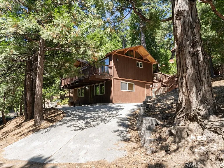 392 Pioneer Rd — Photo 3