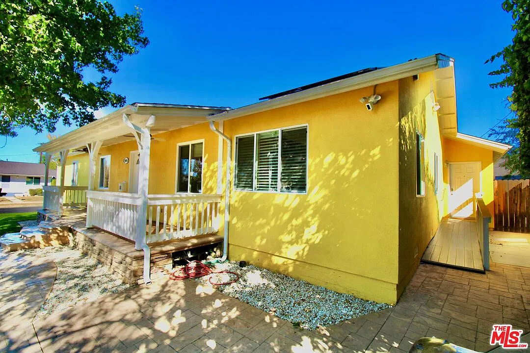 5 bed, 3.0 bath, 2317 sqft, $5,995 — Photo 4