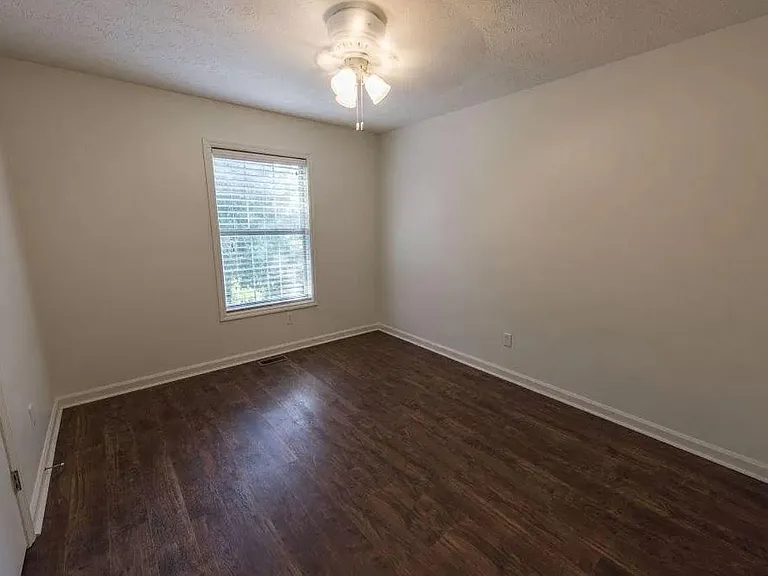 1028 Chinook St — Photo 12