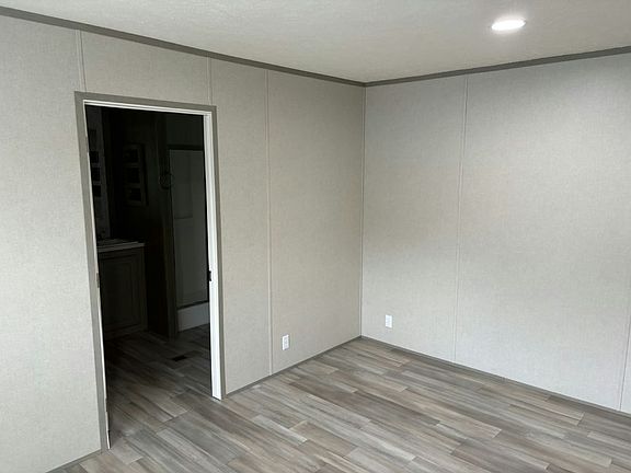 4th image of 10201 W Beaver St #76