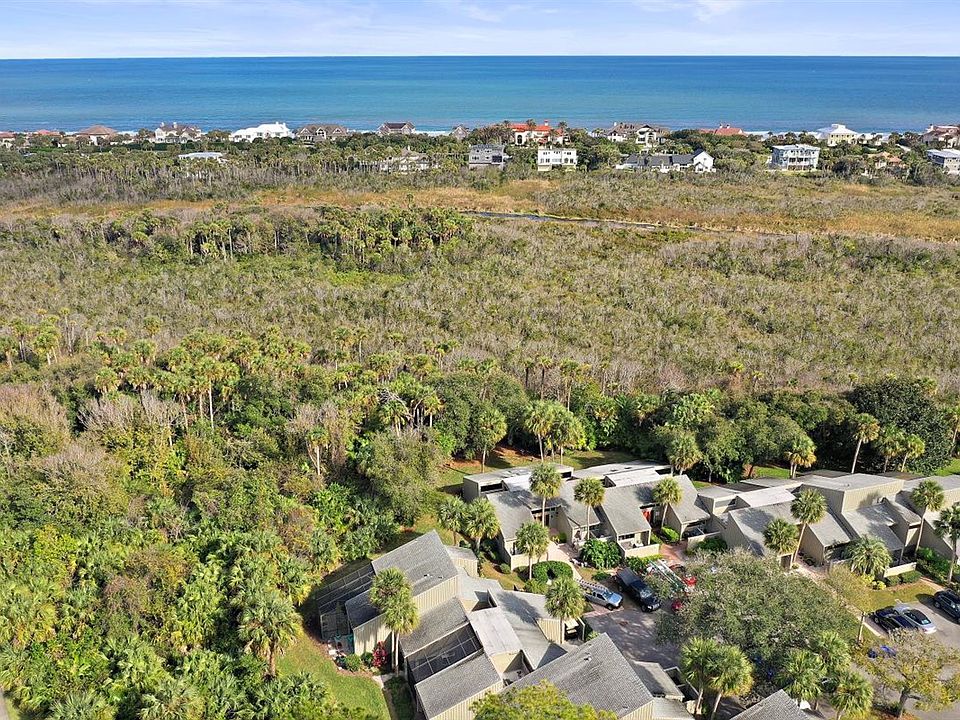 1st image of 10025 Sawgrass Dr E #1