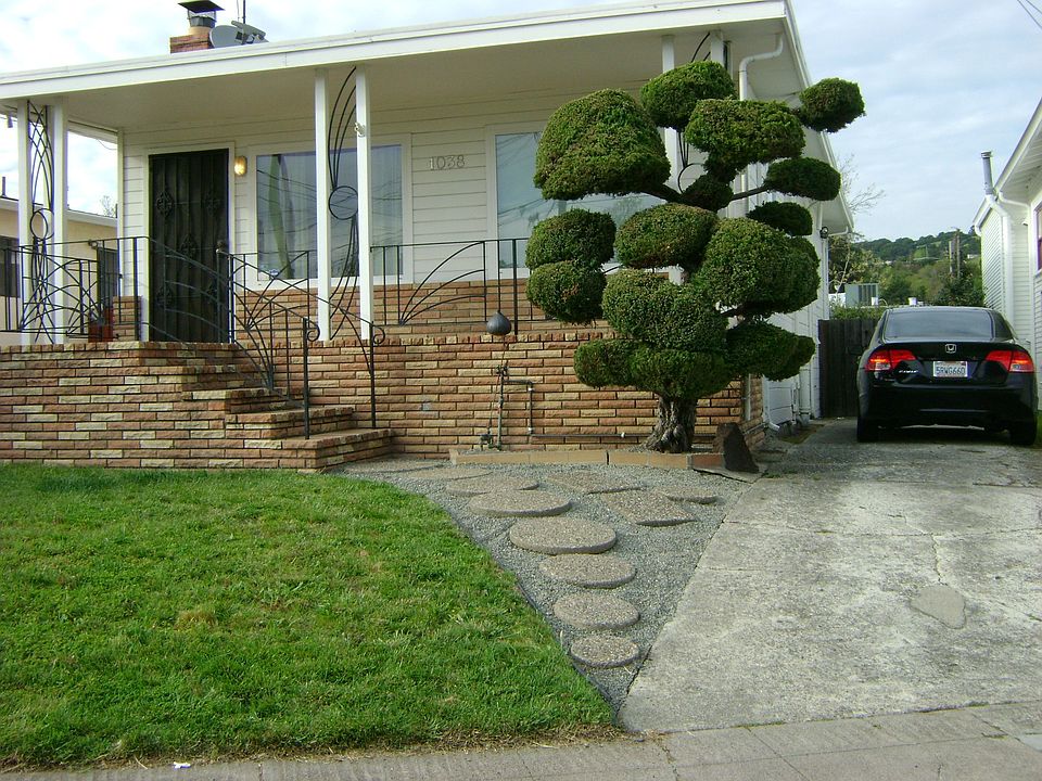 Drive way, tandem parking