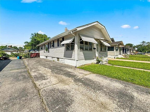 3rd image of 2433 Hodges Ave