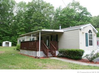 106 Apache St, Norwich, CT 06360