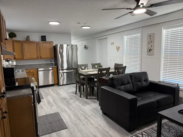 2715 W Robin Ln, Phoenix, AZ 85027