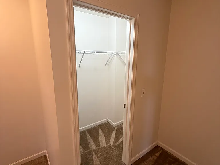 102 Riversedge Dr — Photo 13