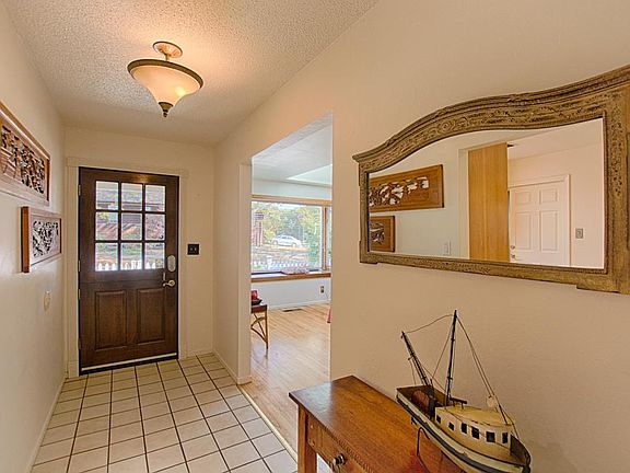 2nd image of 133 Fairland Way