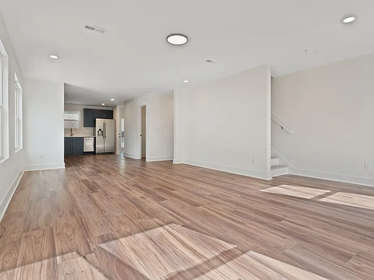 711 Gerard St #A — Photo 9