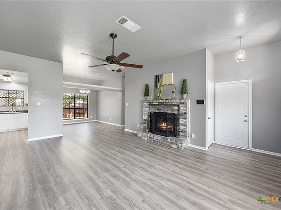 4th image of 505 Silver Creek Dr