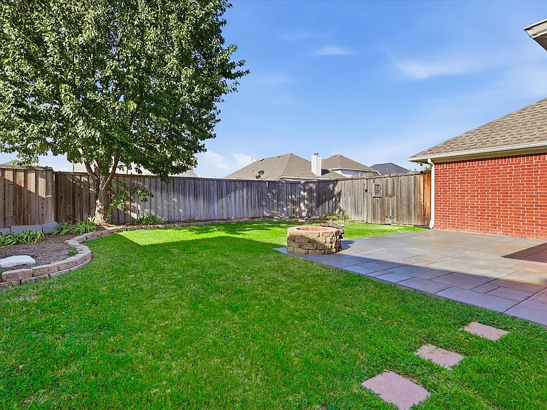 5625 Overland Dr — Photo 36