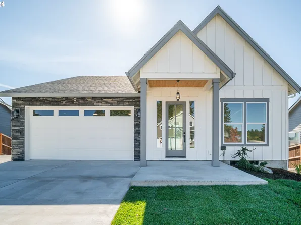 650 W 10th St, La Center, WA 98629