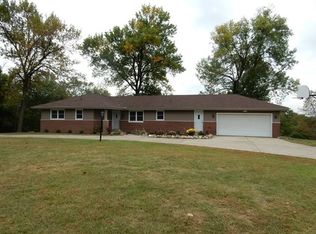 265 Far Hills Dr, East Peoria, IL 61611