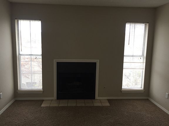 4th image of 1005 W 101st Ter APT E
