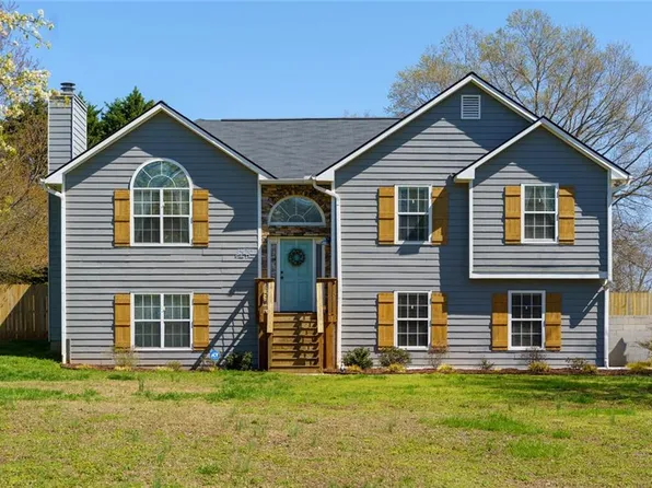 8015 Estee Dr, Cumming, GA 30028