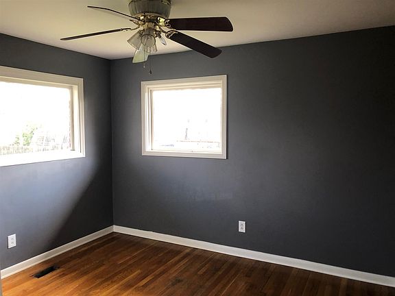 4th image of 112 Stewart Dr