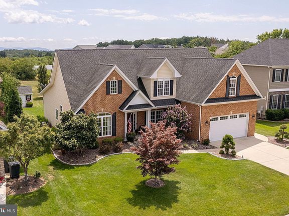 3rd image of 235 Summerfield Dr