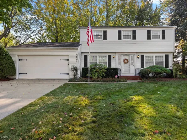 4521 Newbury Dr, Vermilion, OH 44089