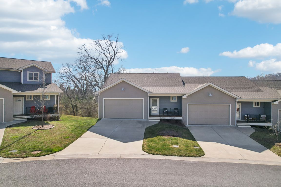 22 Thornes Ln, Asheville, NC 28805 | MLS 4222972 | Zillow