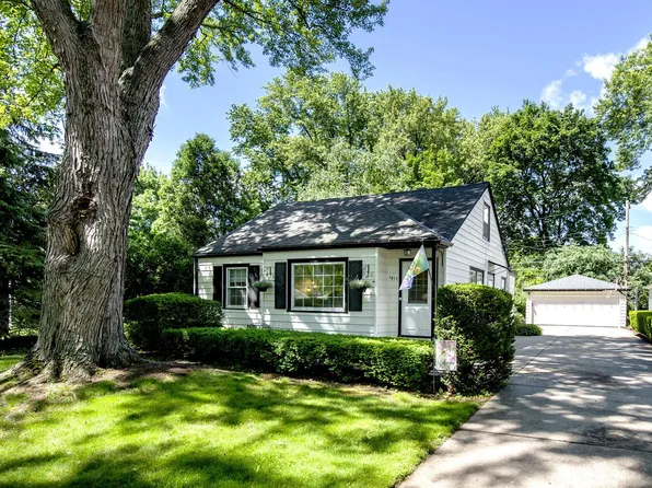 1817 N 118th STREET, Wauwatosa, WI 53226