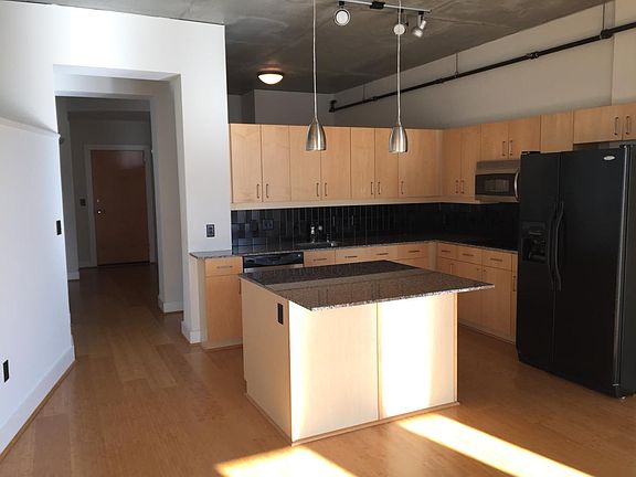 2nd image of 505 E 6th St Unit 709