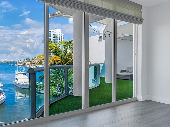 4th image of 7914 Harbor Island Dr. #305