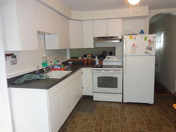 2nd image of 165 Milford St