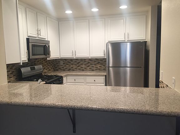 3rd image of 4343 Mammoth Ave APT 3