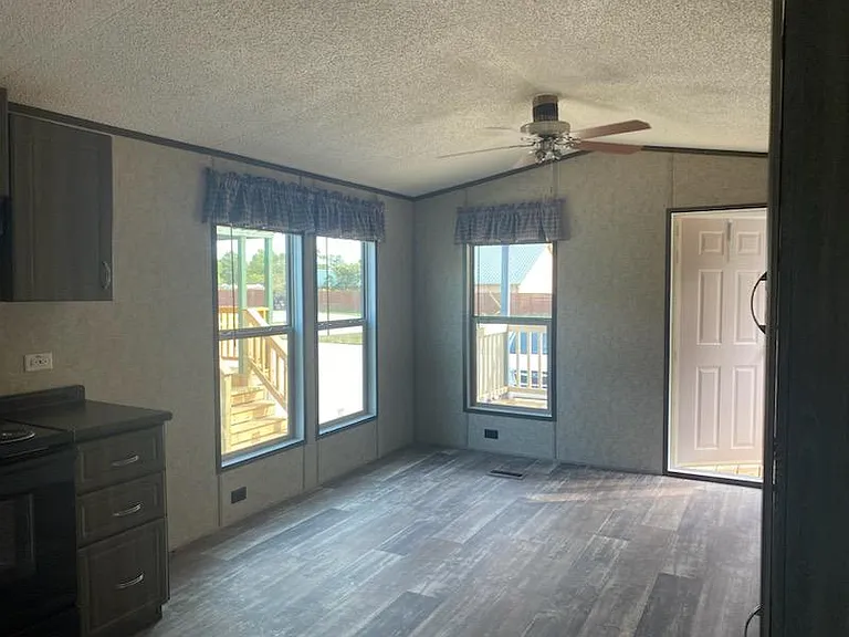 31351B Wisteria Rd — Photo 3