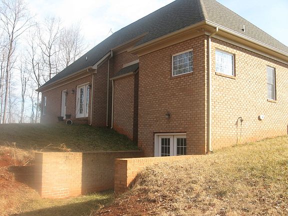 Exterior 3