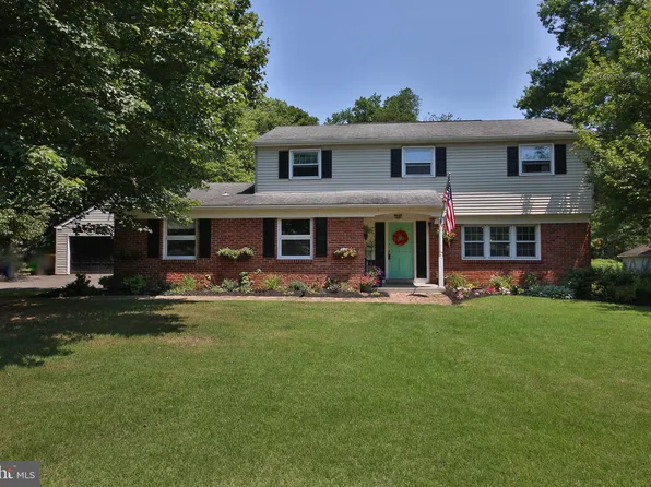 7 Sauerman Rd, Doylestown, PA 18901