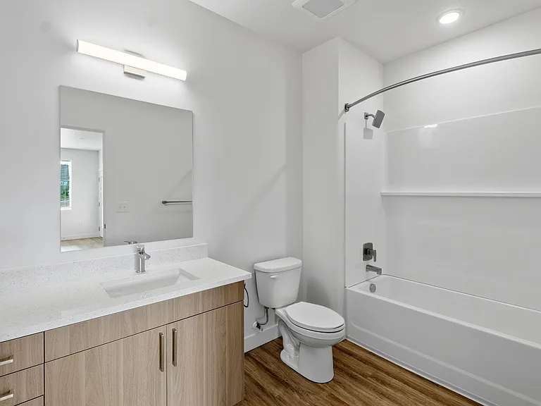 The Henley Apartments — Photo 8
