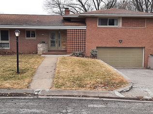 12 Hebner Dr, Alton, IL 62002