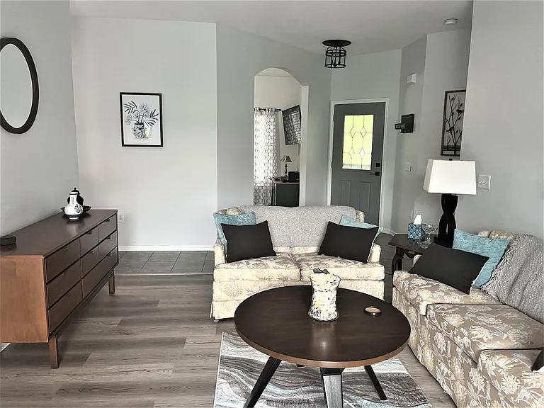 289 Falling Water Dr — Photo 12
