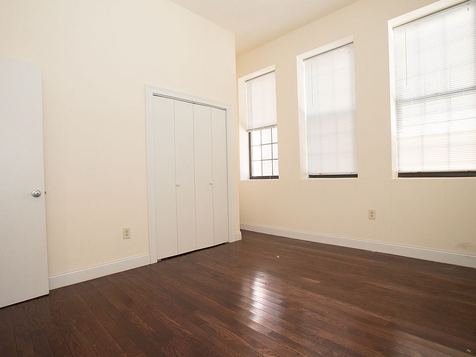 1st image of 917 Arch St APT 609