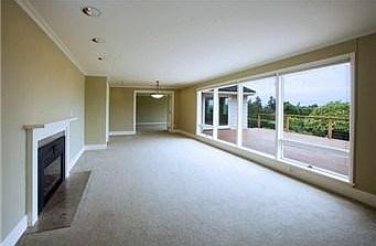 4th image of 1021 Evergreen Dr
