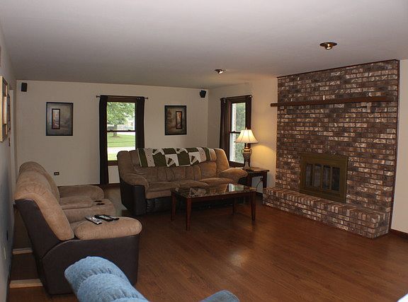 3rd image of 200 S Brookshore Dr